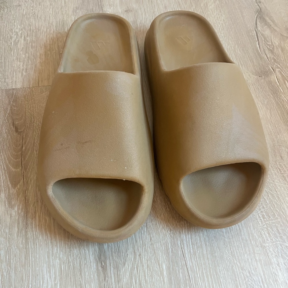 Yeezy Orche Slides size 11